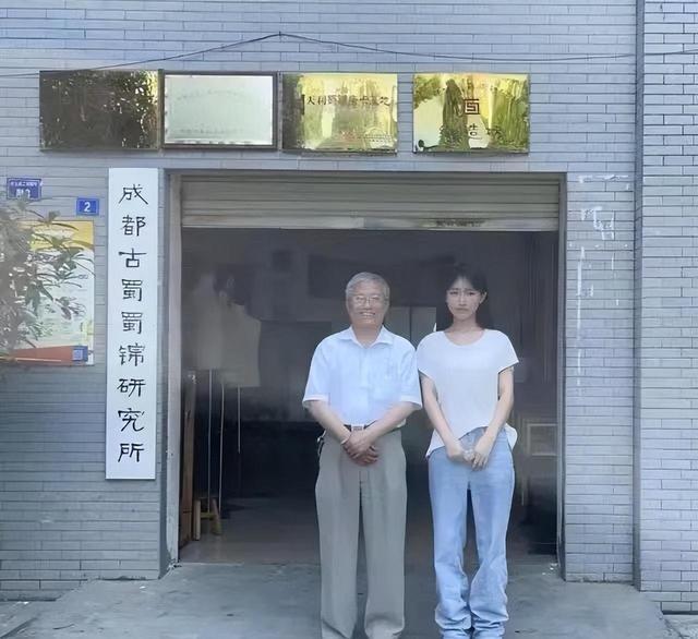 李子柒首秀官宣新身份 田园女神回归