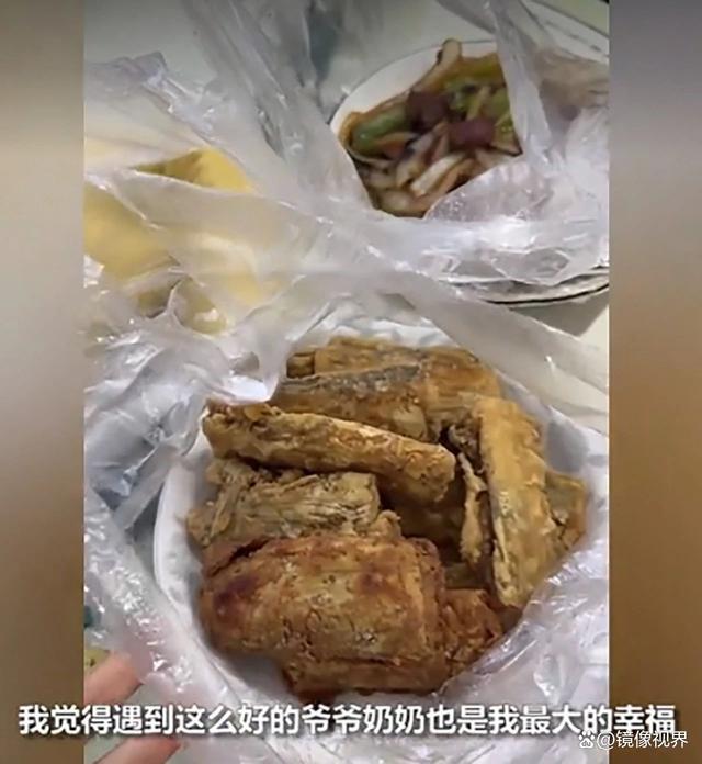 8旬爷爷坚持每天给孙媳妇送饭 风雨无阻的爱