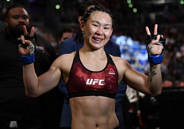 UFC澳门站称重 9位中国选手全部过关 备战明日比赛