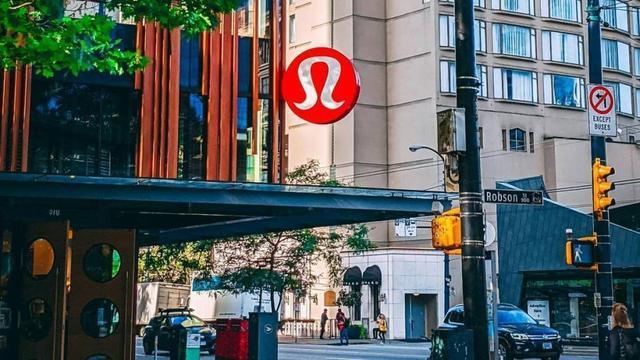 美国夫妻大盗连偷五个州Lululemon 百万商品被盗