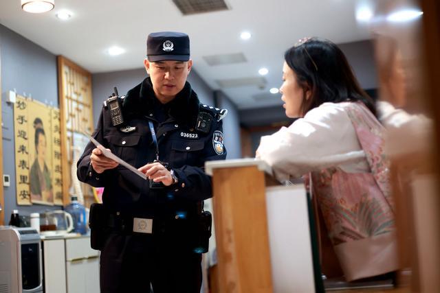 北京警方鼓励冬季看成 加强夜查夜巡保祥瑞