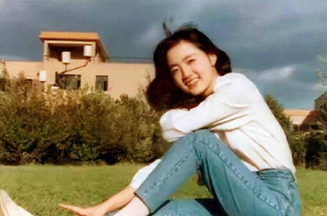 杨丹：主持天气预报28年，嫁给了同学，40岁生子，事业爱情都不错 零失误的“气象小姐”