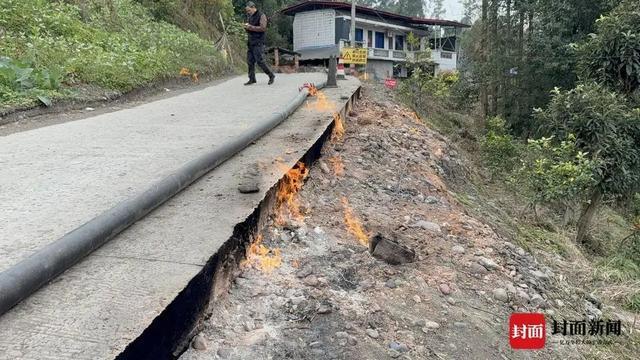 四川一地出现“鬼火”风雨不灭 燃烧两月未熄引发关注