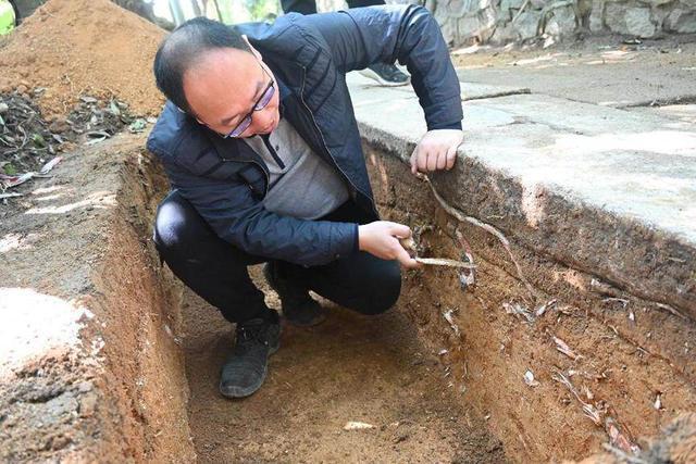 广州玉岩书院发现清代古道 登山古道重见天日