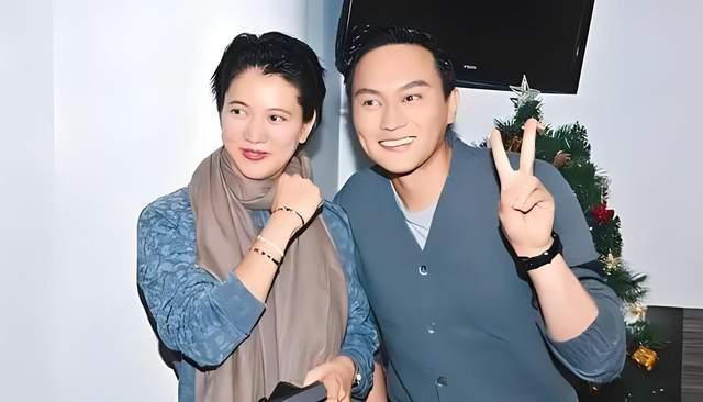 袁咏仪称张智霖胆囊炎情况好转 夫妻互动甜蜜又逗趣