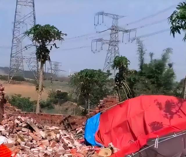 一葬禮墻體倒塌致3死多傷