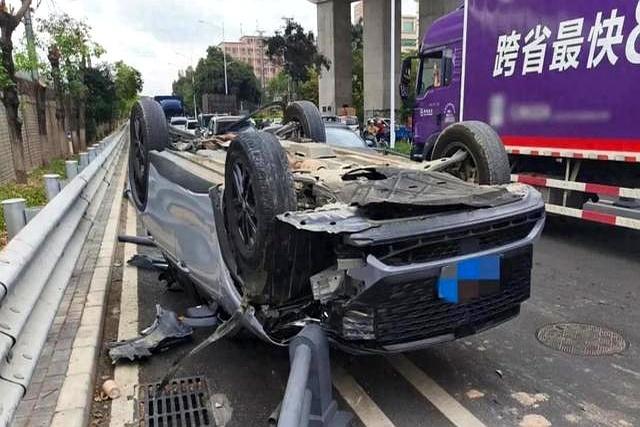 司機(jī)疲勞駕駛逆行連撞兩車 無(wú)視規(guī)則釀事故