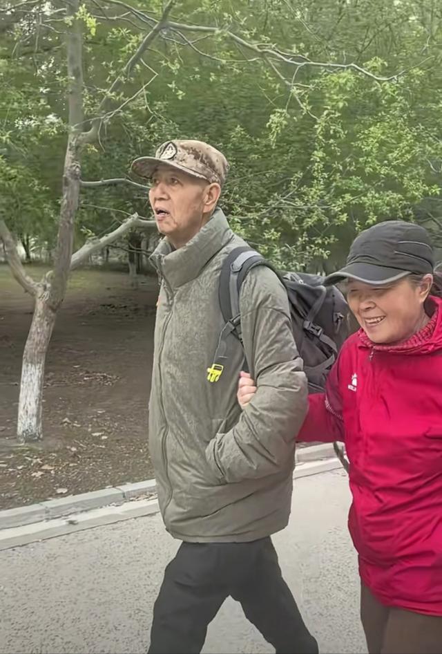主持人郭蕾父親病逝 生前患結(jié)腸癌