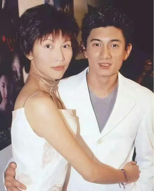 刘诗诗吴奇隆已无共同关联公司 婚姻疑云再起