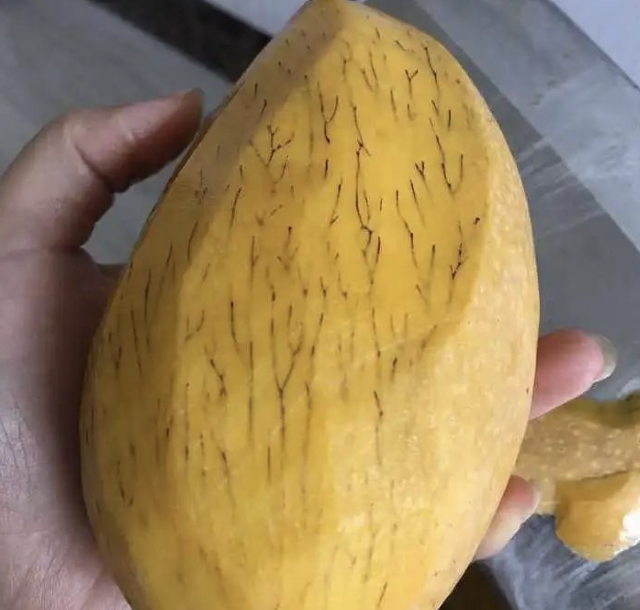 水果放成这样还能吃吗 如何辨别安全食用