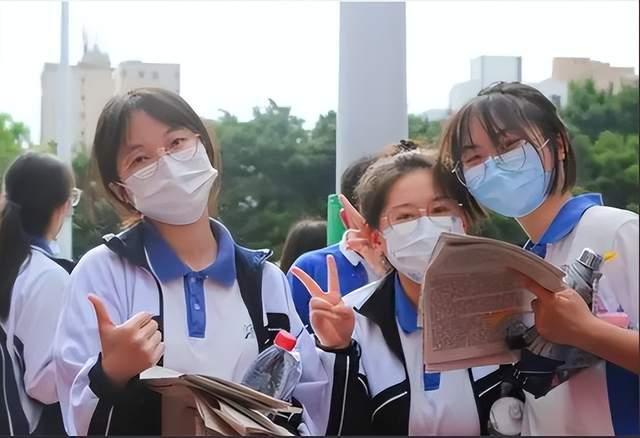 山东考生称高考历史难难难 大题无处下笔泪满眶