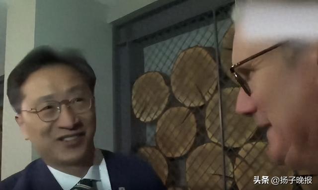 英國首相認錯韓國總統(tǒng) 尷尬瞬間引發(fā)關(guān)注