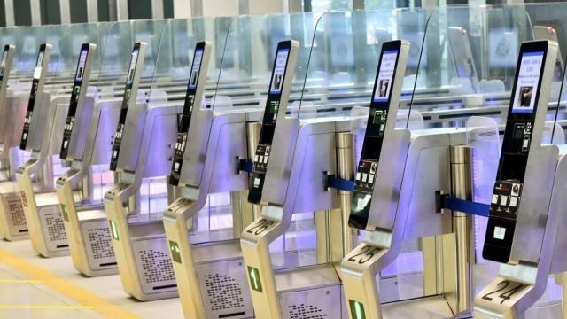 今起访港旅客自助过关有新规 适用条件放宽