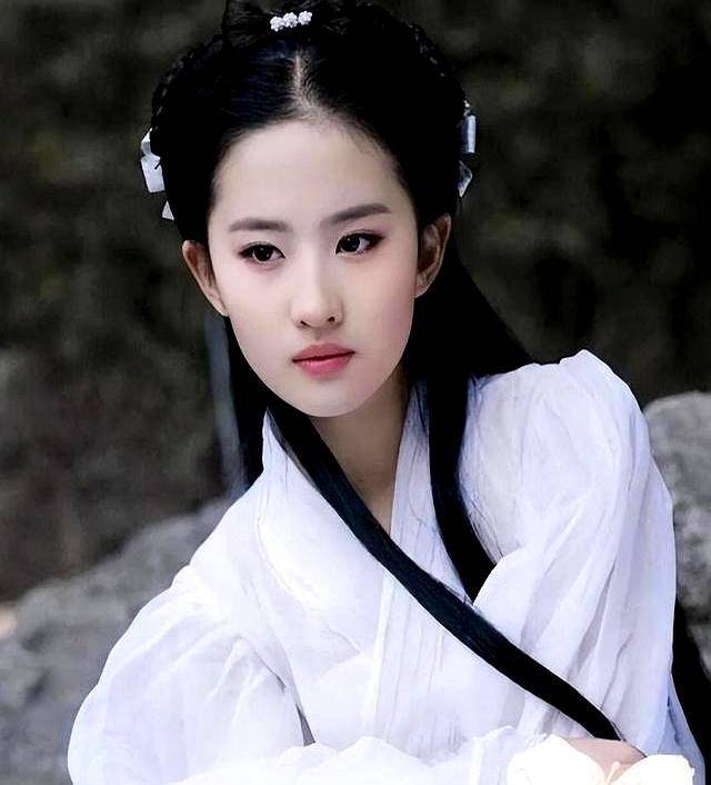 阳光下的刘亦菲好美 17岁的灵动瞬间