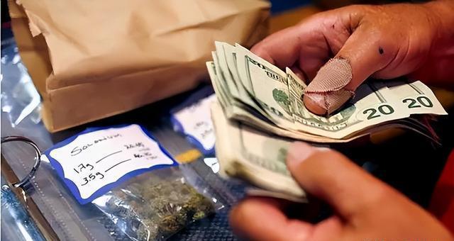 墨西哥毒枭私人武装有多强？墨西哥第一大毒枭，一生杀死38万人