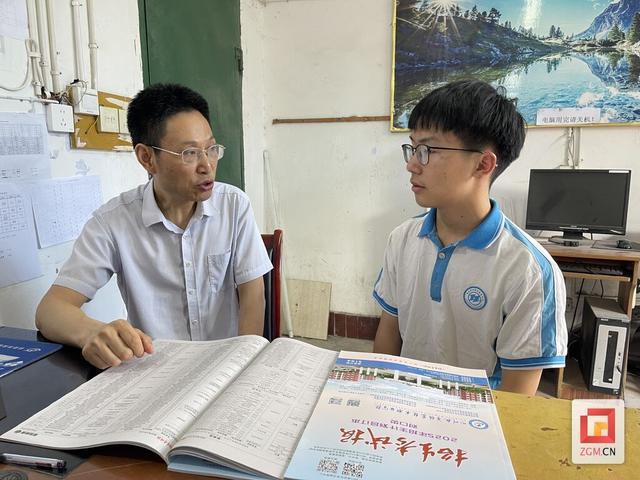 小伙中考720分轉(zhuǎn)職高烹飪奪烹專第一 書寫職教精彩篇章