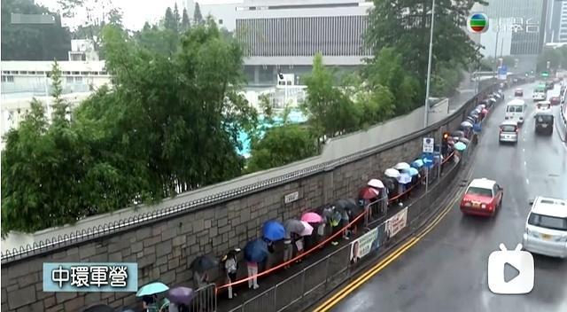 为何总让香港群众先看航母 民族自豪感的回归