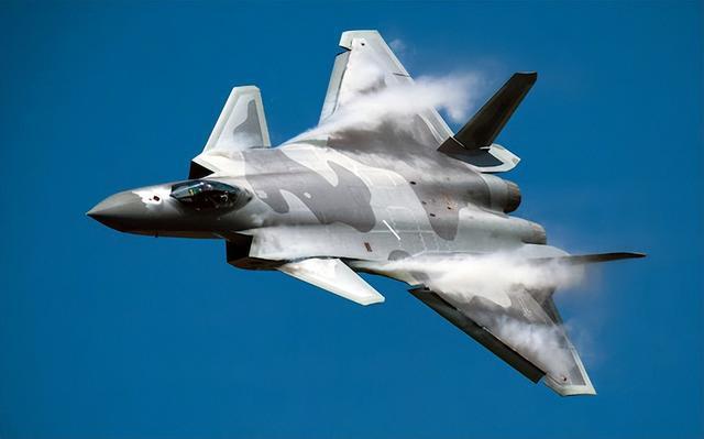 九三閱兵殲-20家族會(huì)三機(jī)同臺(tái)嗎 展現(xiàn)空中強(qiáng)音