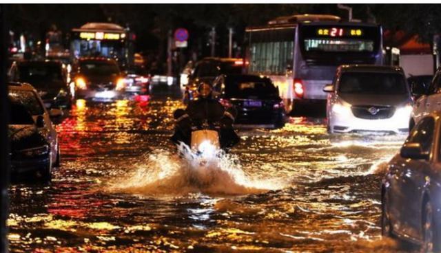 中国气象局：北京仍有强降雨30日逐渐减弱 随后强降雨将转移至华东 华东迎新一轮暴雨