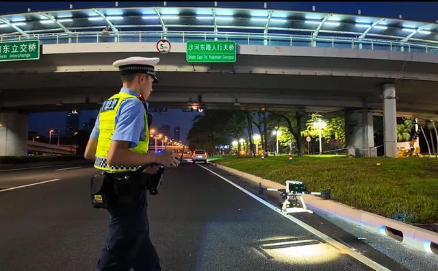 深圳交警整治“暴骑团” 查处18名违法骑行者