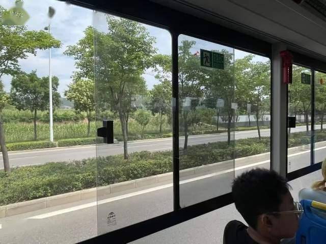 音乐节下沉，成县城集体狂欢，99元看明星表演，00后成消费主力 小地方来了大明星