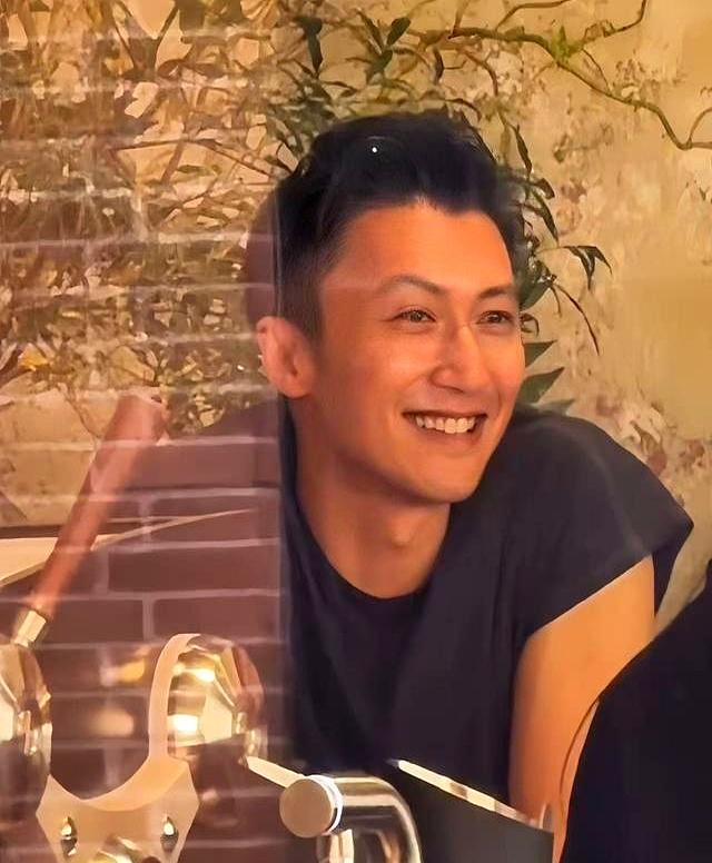 <strong>谢霆锋</strong>45岁状态 行走的荷尔蒙制造机