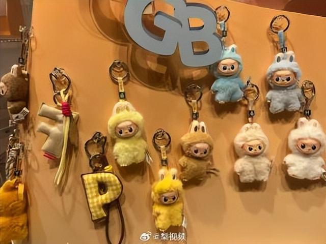 迷你Labubu实物被吐槽做工差 新品展示引争议