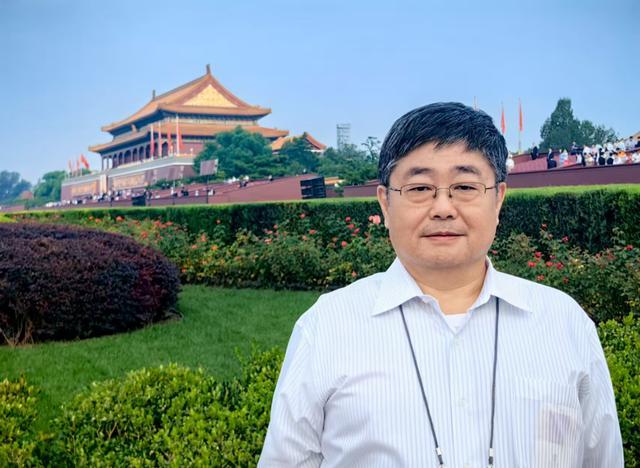 在参加第93次军事游行之后，台湾陆军队长卢·莱