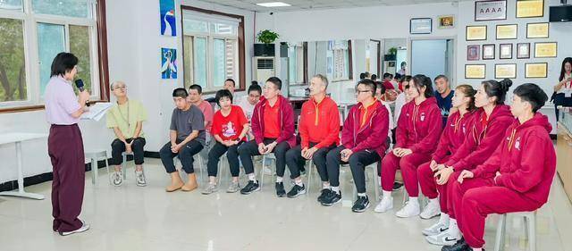 如何看待女篮热身赛前安排公益活动 年轻阵容能否顶住西班牙劲敌 