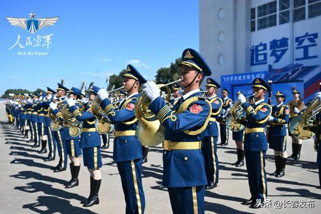 长春航展高校某部刺杀操表演太燃了 沉浸式体验军营文化
