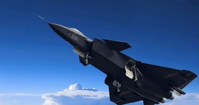 歼-20对上F-22胜算几何 定义未来空战规则