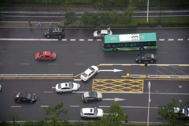 想错峰返程结果中秋节堵路上 集体预判失败
