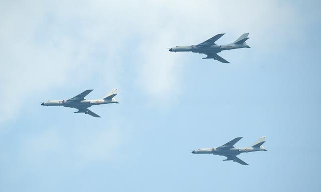 学者：轰6带弹进南海 菲军方口风变了 菲律宾态度急转