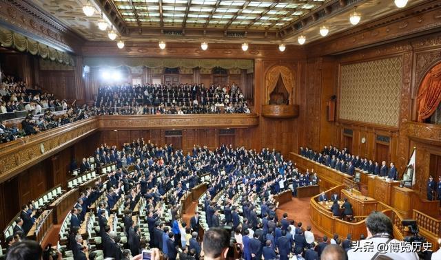 日本首相选举出现黑马 高市早苗面临政治考验