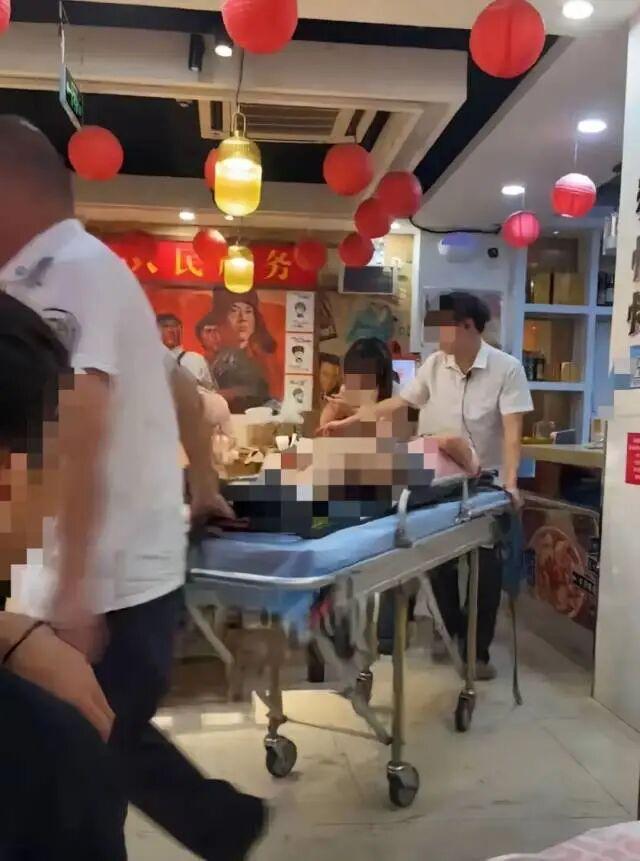 女子吃江西小炒被辣到“中毒” 旅途疲惫诱发症状