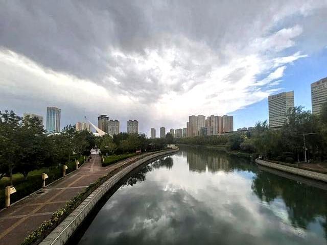 “原拆原建”能否盘活老、损、小？房地产专家