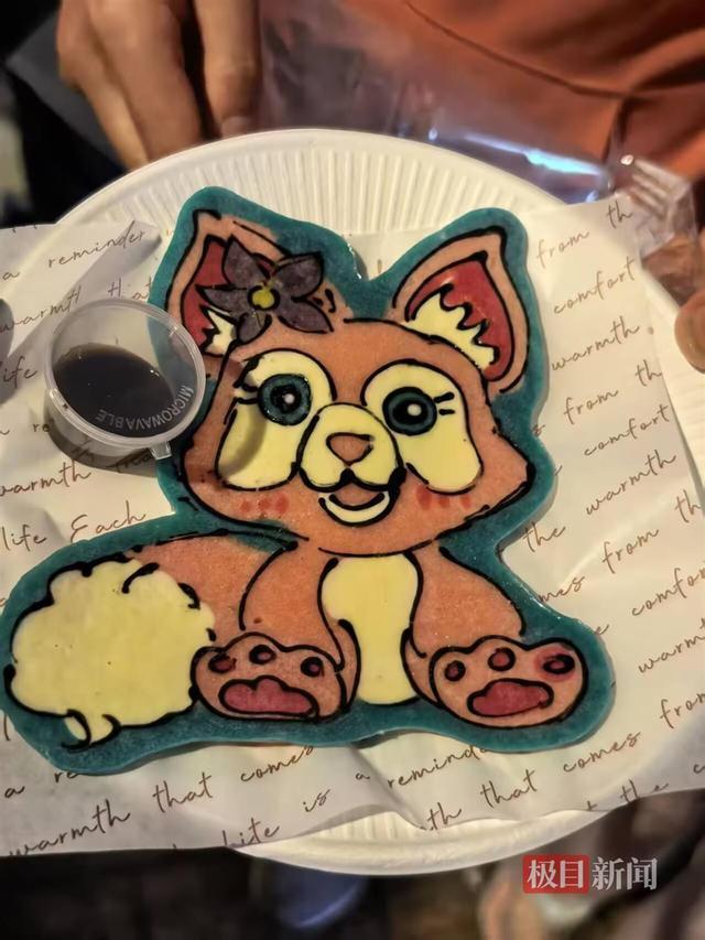 煎饼摊走红:顾客排5小时舍不得吃 创意美食成新宠