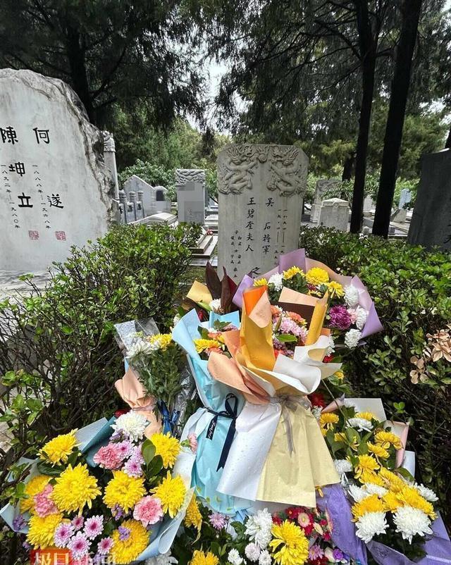 台湾丈夫携妻儿祭奠吴石将军 两岸青年共缅历史