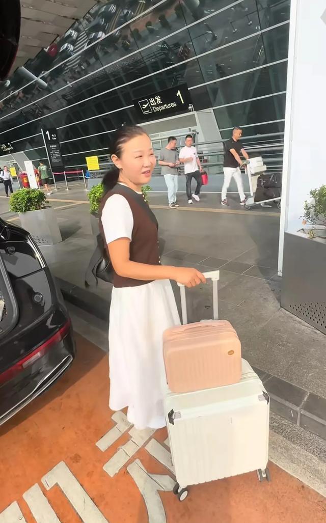 孙海洋妻子为叶锐聪加油 讨红包沾喜气