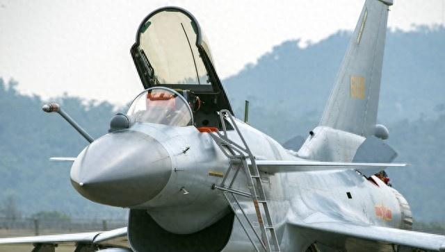 专家：印尼军购堪称“端水大师”