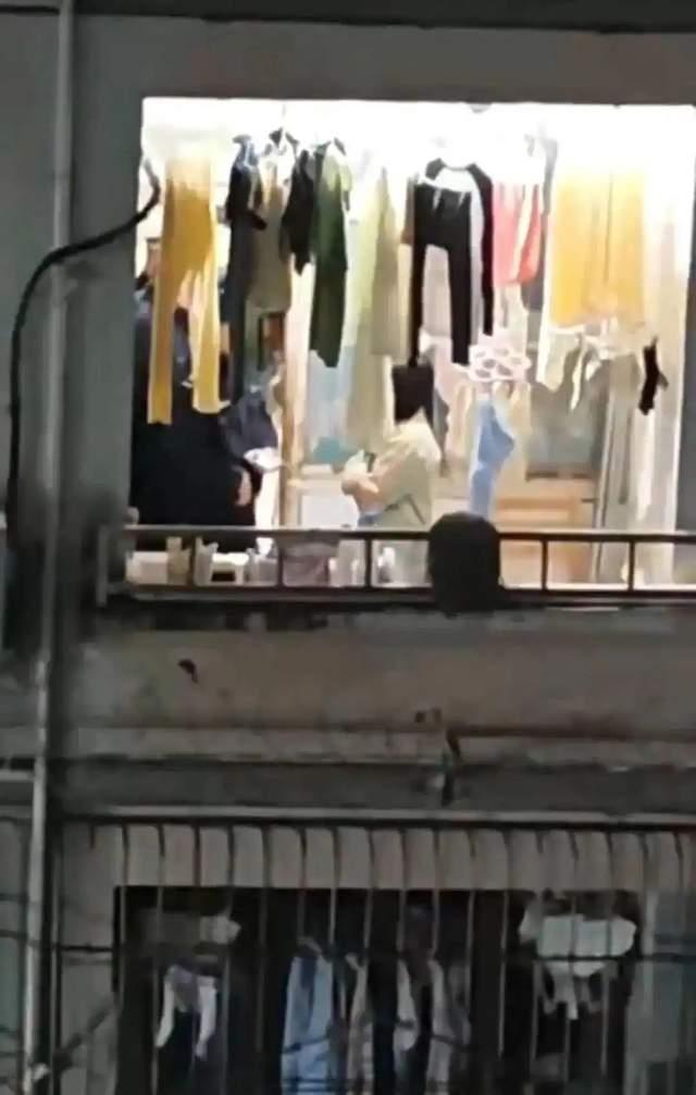 学校回应外籍留学生闯女生宿舍 已开除学籍并加强安全防范