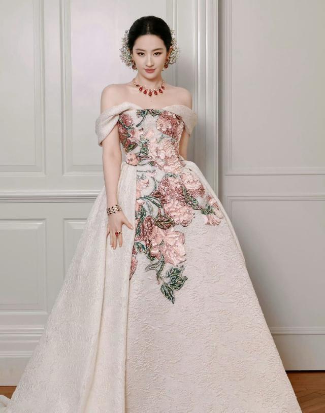 刘亦菲带火满天星 非遗好意思学惊艳全场