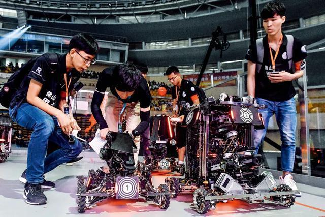 90后科技创业者推动机器人技术发展