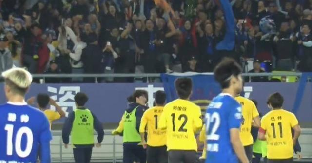 6万多人现场见证苏超冠军诞生 泰州力克南京挺进决赛