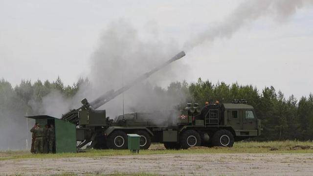 俄军搞豪猪坦克 乌军配刺猬装甲车 战场创新对决