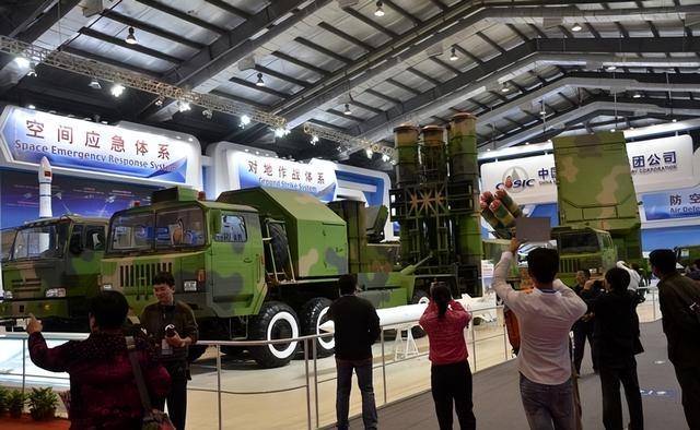 中国制造装备现身阿塞拜疆阅兵彩排 红旗9B防空系统亮相