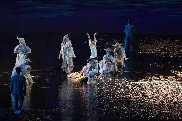 体育场造了一片海？“水舞台”惊艳亮相 创意与科技共舞