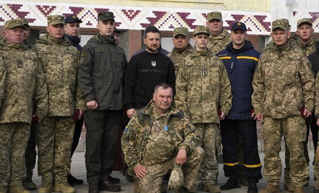 乌士兵投降后直言想活命 俄军心理战见效