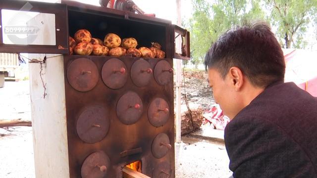 托举8旬落水老东说念主10分钟男人发声 警民合力扶助告成