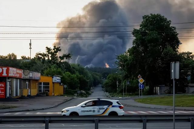 从乌变化大局看泽连斯基有“几宗罪” 决策失误引危机